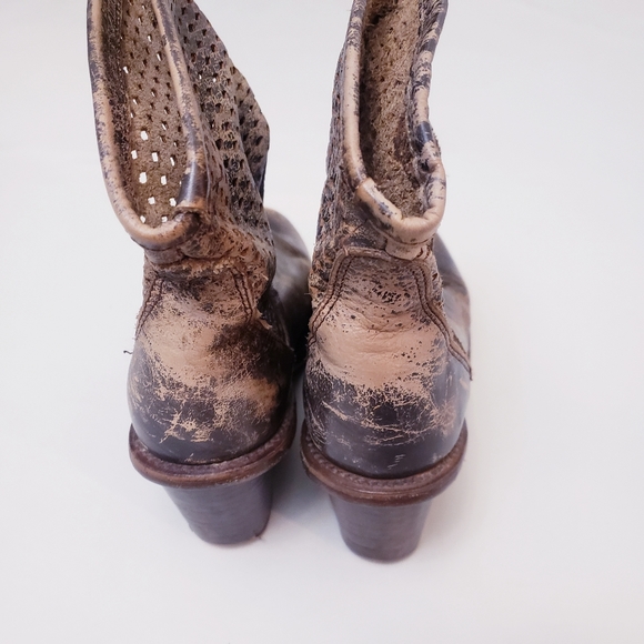 Bedstu Cobbler Series Dutchess Distressed Leather Wedge Brown Boots, Size 6 - Picture 5 of 11